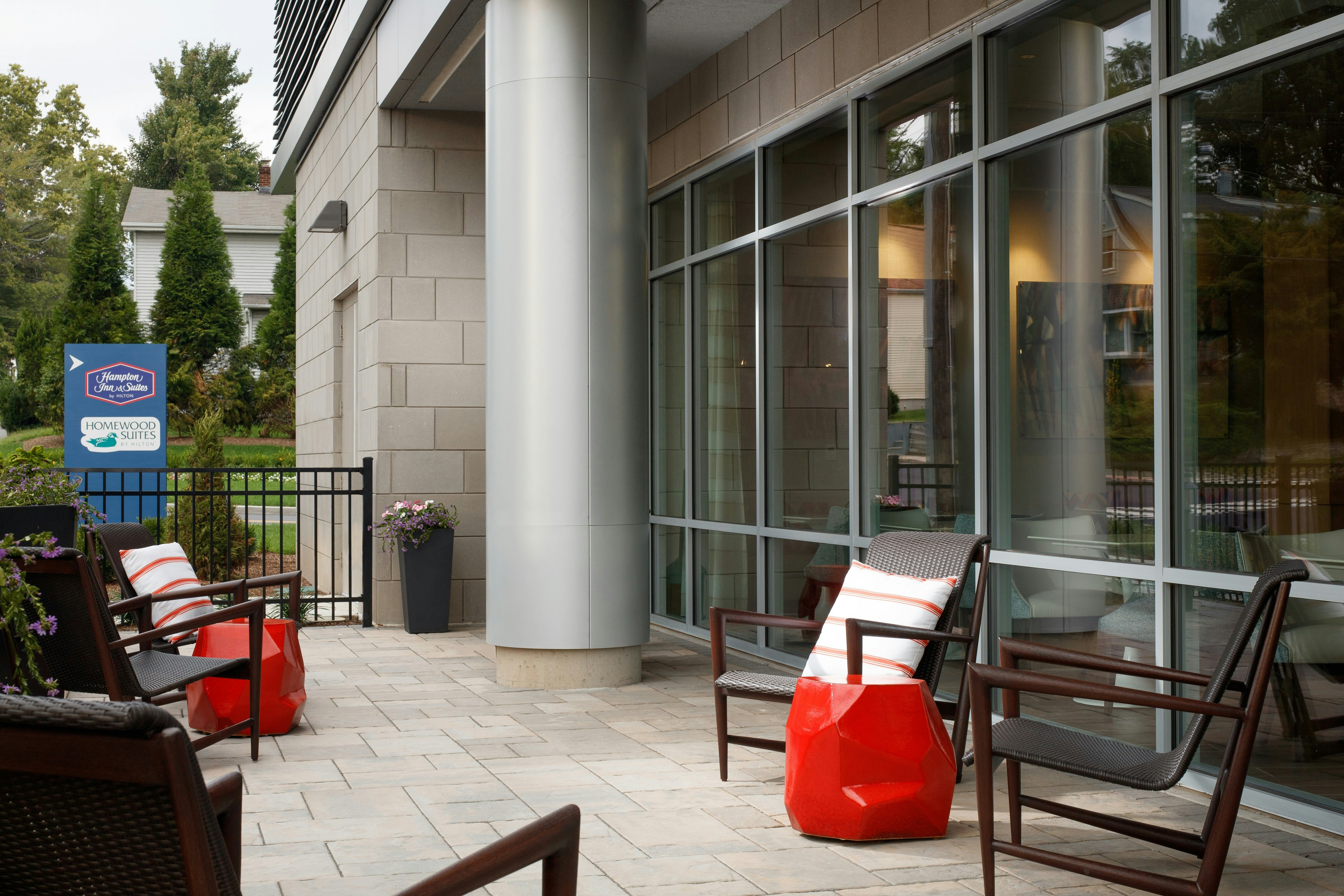 Hampton Inn and Suites Teaneck Glenpointe, NJ 23/41