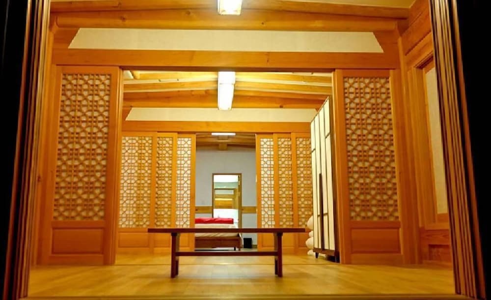 Gyeongju Hwangnamkwan Hanok Hotel 12/40