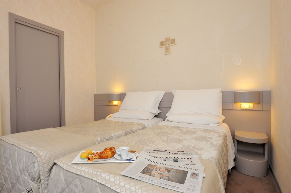 PREMIUM, DOUBLE BED, NO WINDOW