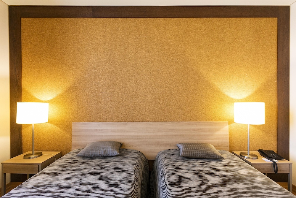 Antillia Hotel 54/127