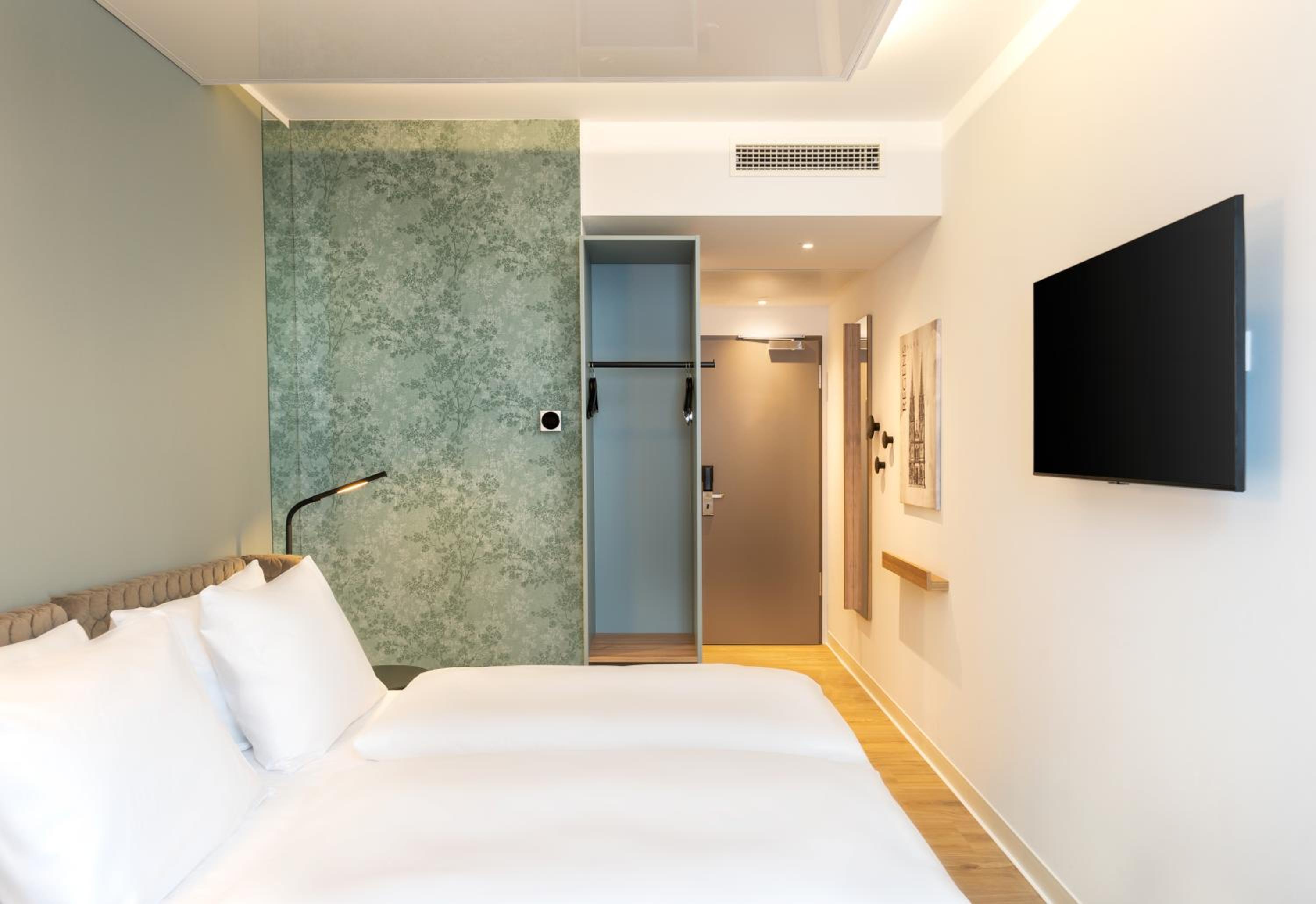 Room, Double Bed