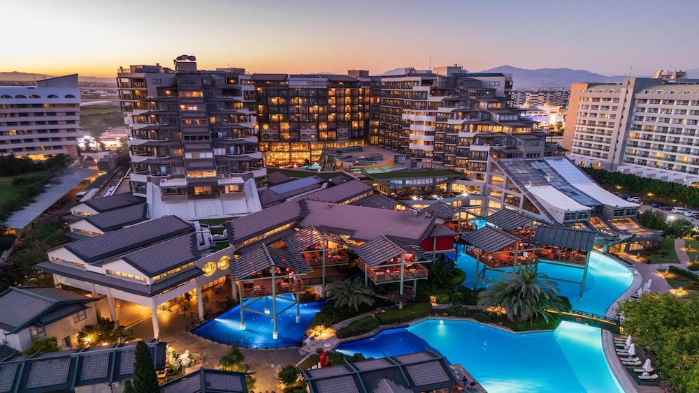 Limak Lara De Luxe Hotel and Resort 7/81