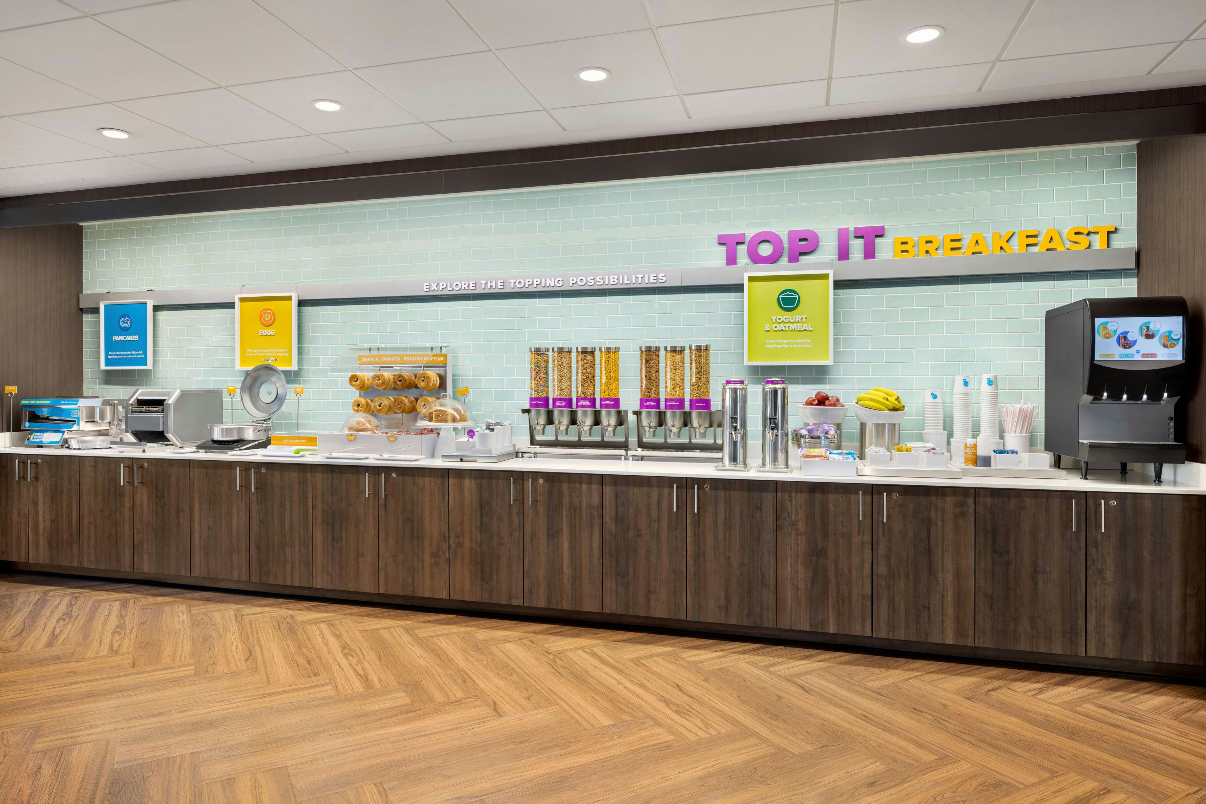 Tru By Hilton Lawrenceville Atlanta I 85 Sugarloaf Ga 6/28