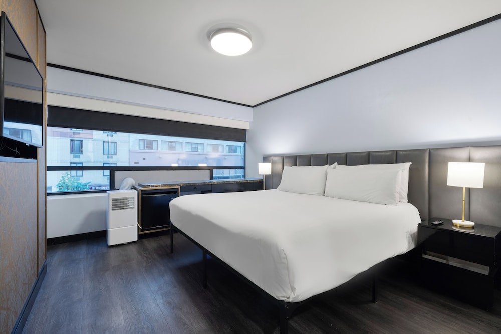 Hudson Yards Hotel 18/50