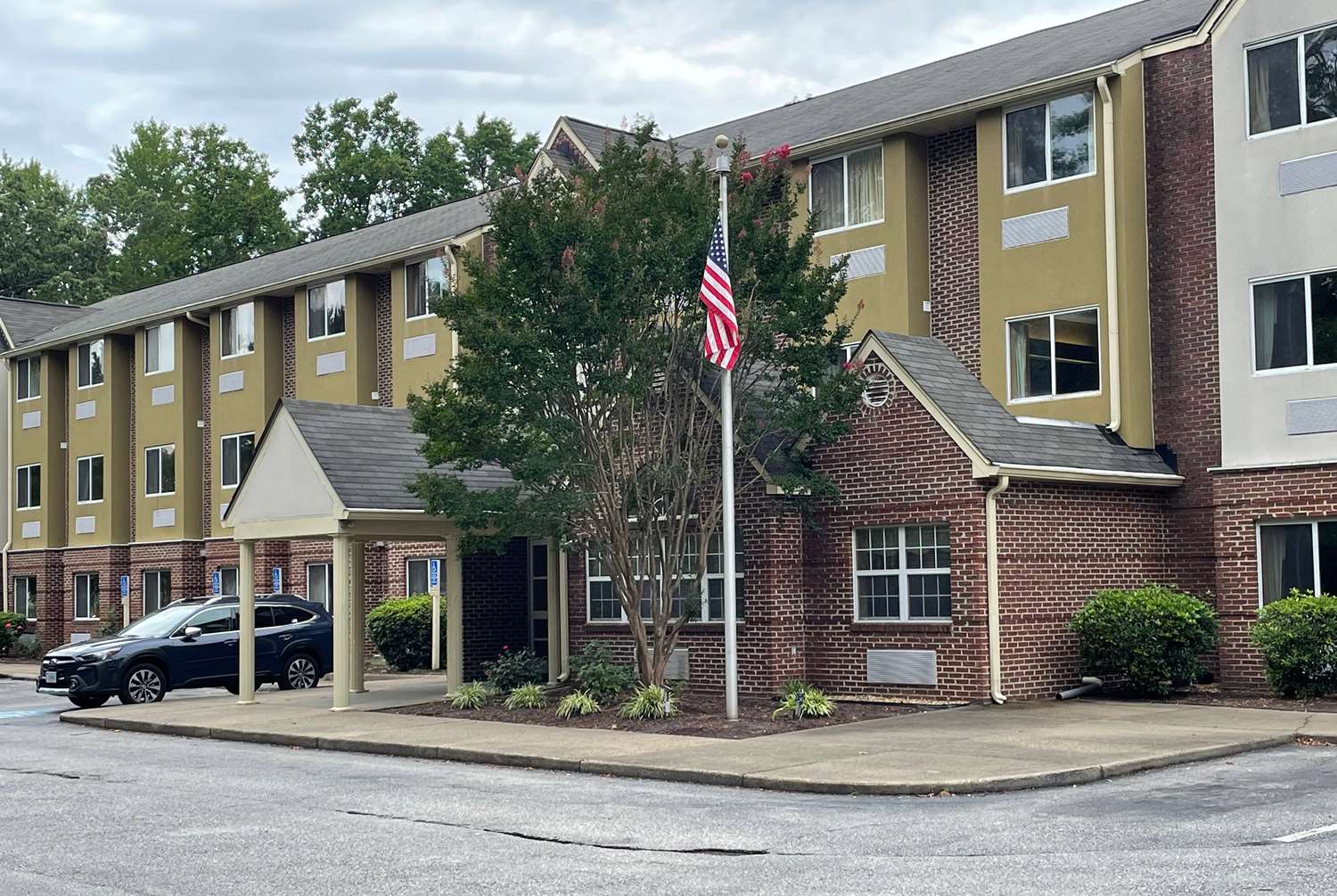 Microtel Inn Suites By Wyndham Newport News Airport 22/26