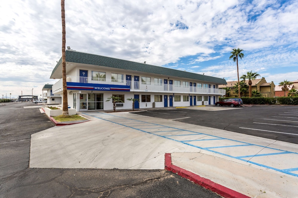 Motel6 Blythe, CA 52/65