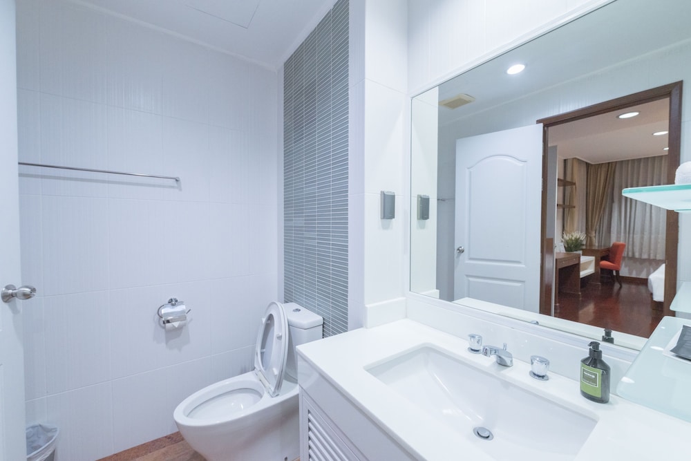 Jasmine Resort Hotel Serviced Apartment 50/50