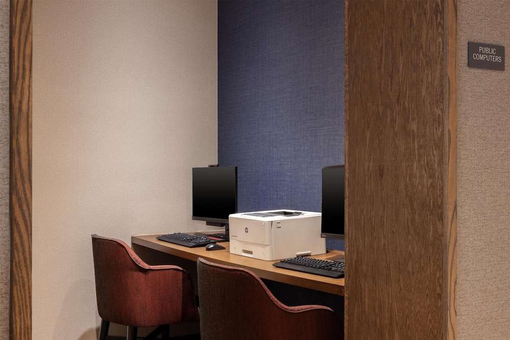 Hyatt Place Detroit/Utica 55/63
