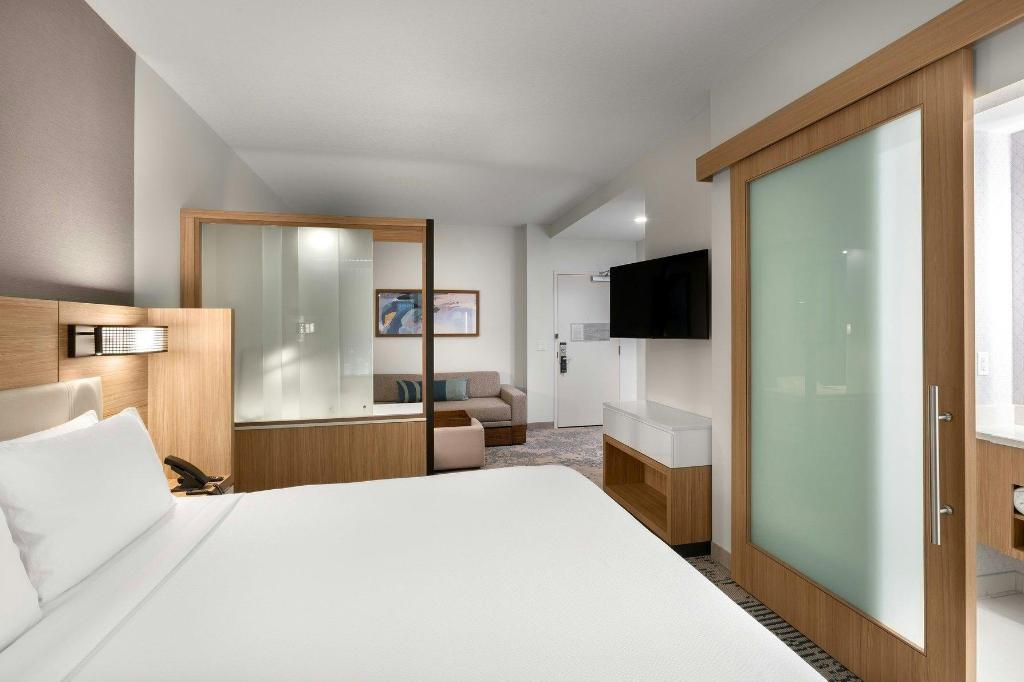 Guest Room, Suite, King Bed, Trundle Bed, Sofa