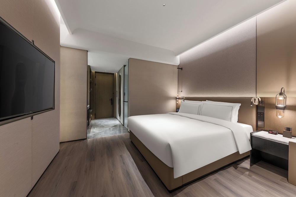 UrCove by HYATT Shenzhen Bay Mixc 24/58