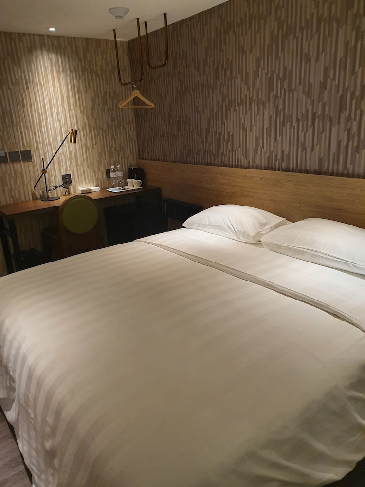 City Suites Taoyuan Station 42/50