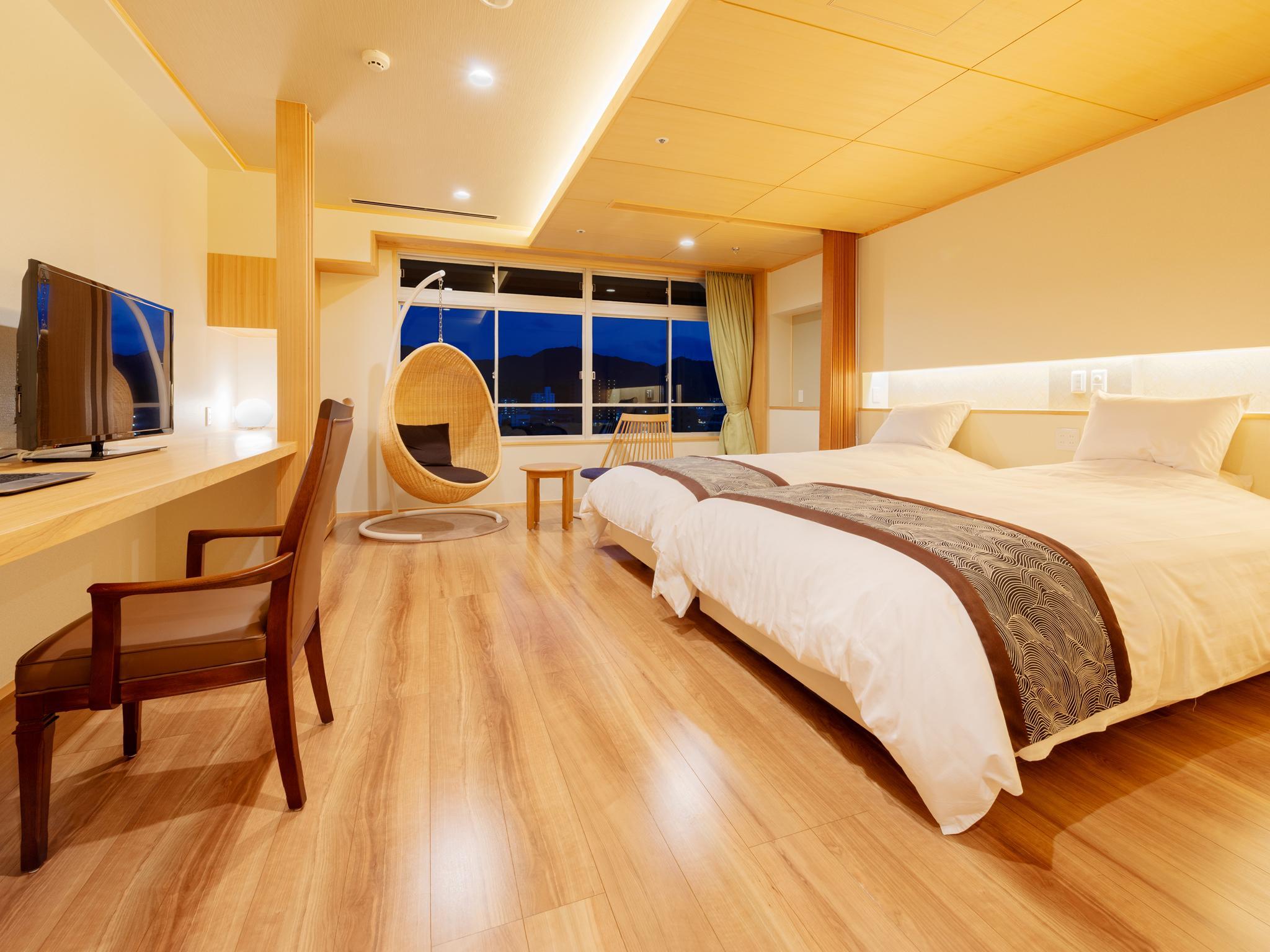 Hollywood, Twin Beds