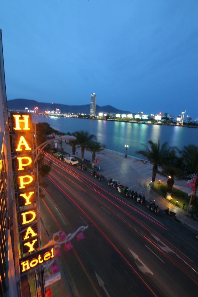 Happy Day Hotel 60/69