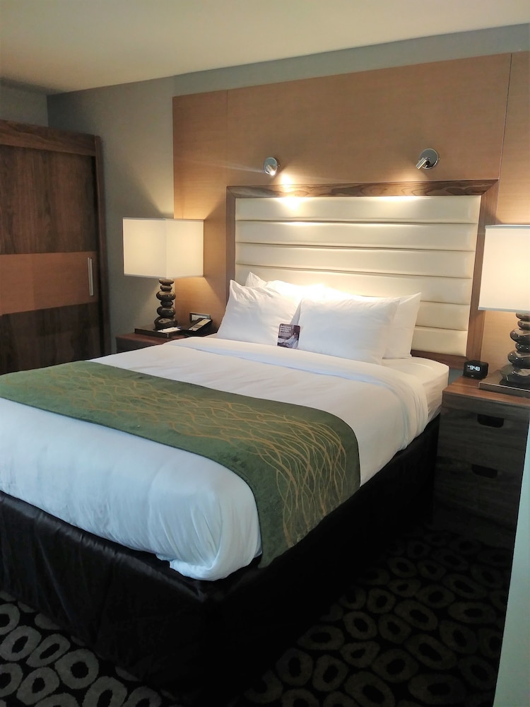 UPGRADE, KING BED