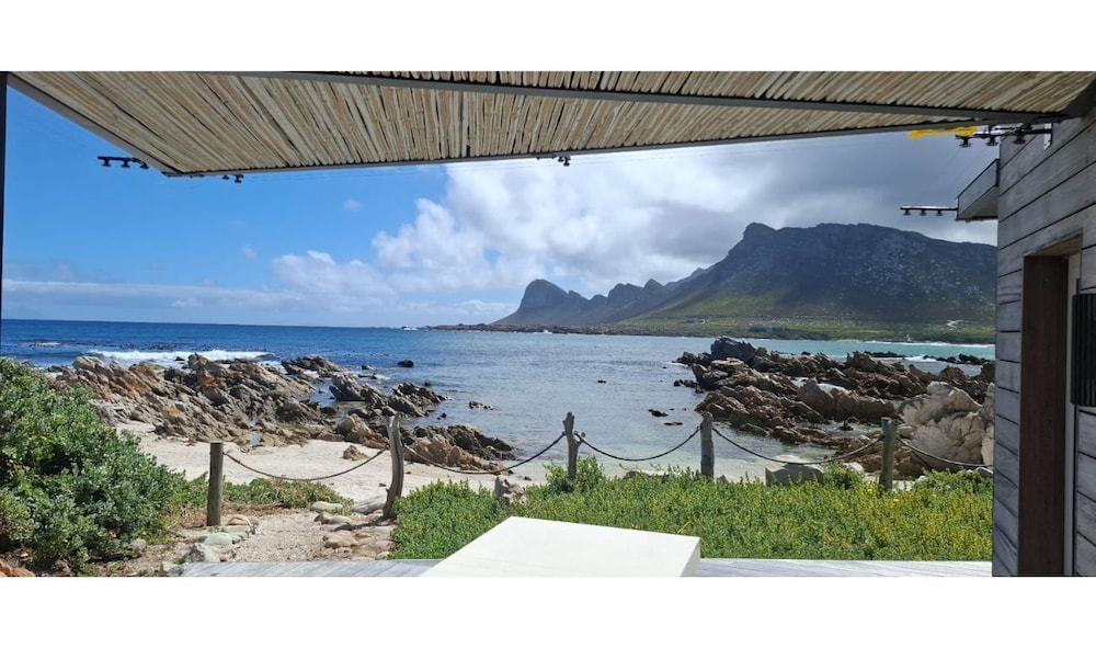 Pringle Bay Beach House by Cape Summer Villas 21/32