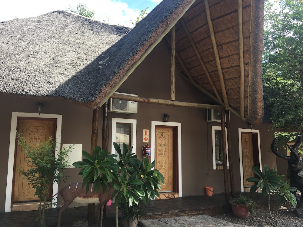 Laphroiag Luxury Chalets 6/21
