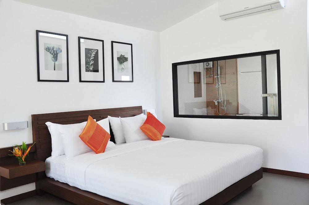 DELUXE, DOUBLE BED, GARDEN VIEW