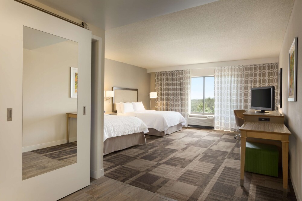 Hampton Inn And Suites 11/34