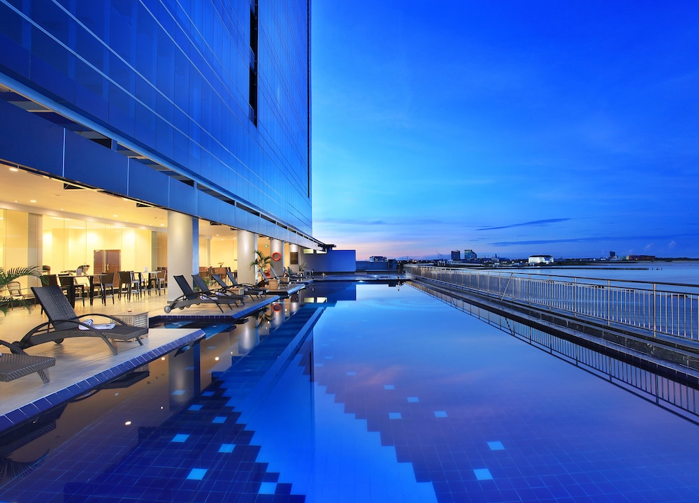 Swiss-Belhotel Waterfront Makassar 24/50