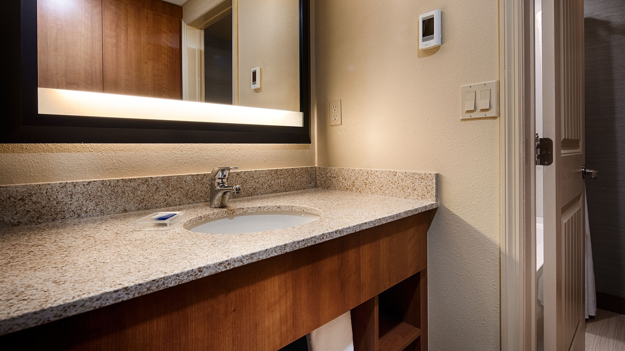 غرفة قياسية بسرير كينج لذوي الإعاقة، Best Western Plus Clocktower Inn 4/5