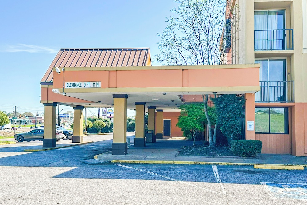 Jackson Hotel And Convention Center 2/80