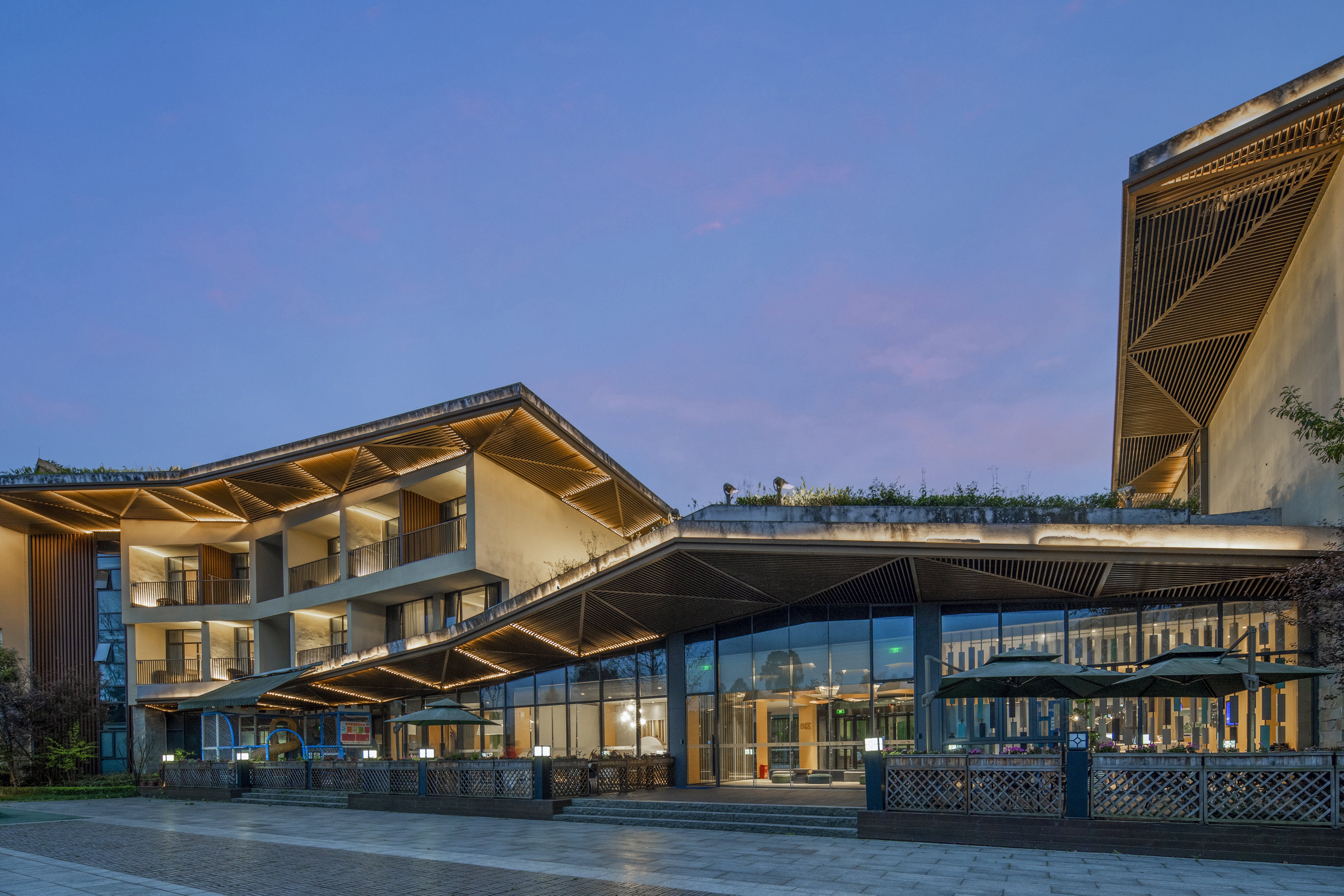 HOLIDAY INN EXPRESS EMEI MOUNTAIN 6/69