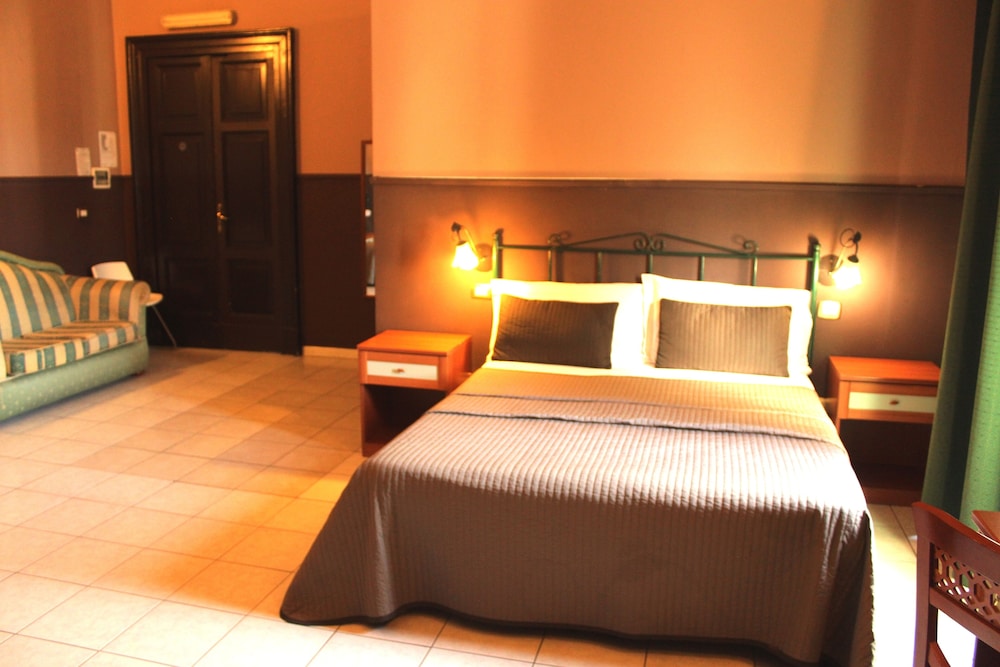 ROOM, QUADRUPLE, DOUBLE AND TWIN BEDS