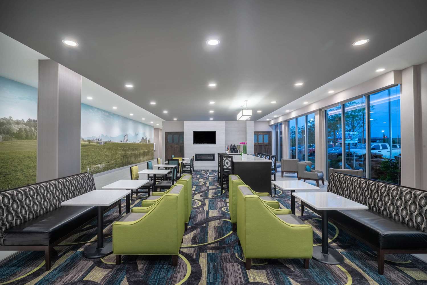 La Quinta Inn And Suites by Wyndham West Memphis 19/24