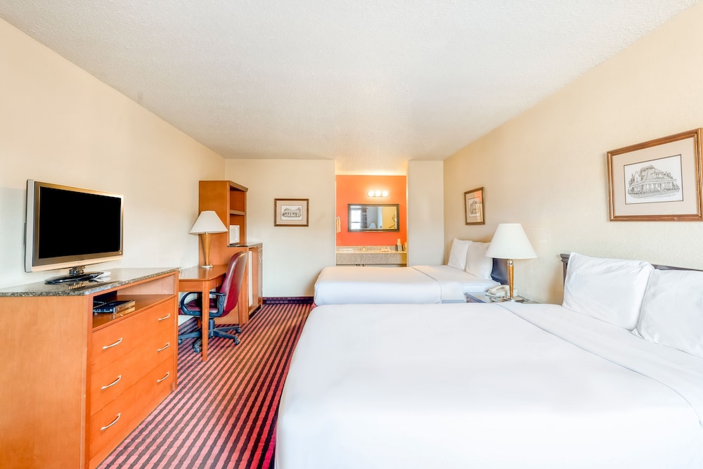 Rodeway Inn & Suites Jefferson 25/53