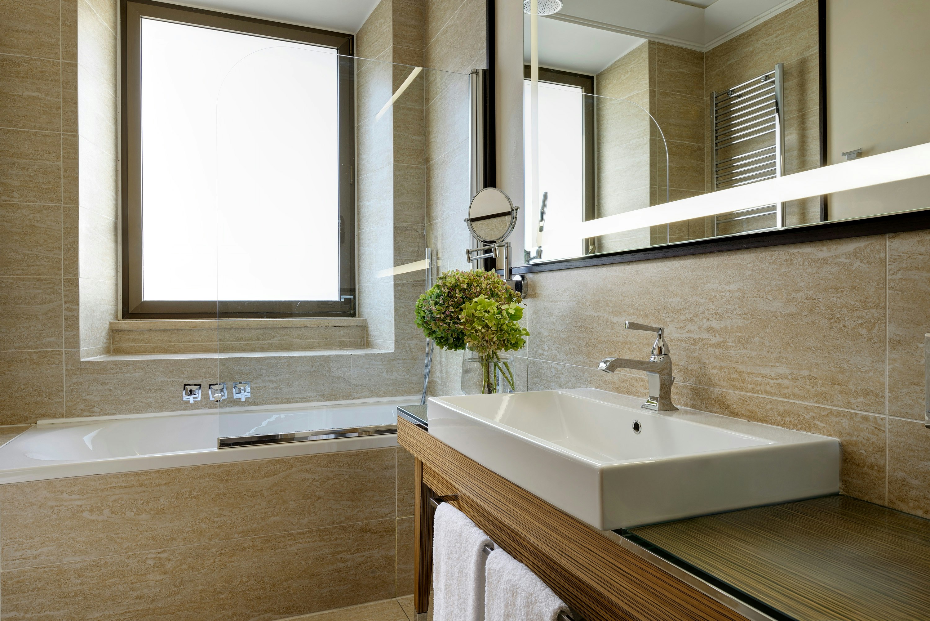 غرفة سوبيريور بسرير مزدوج بشرفة، UNAHOTELS Deco Roma 4/6