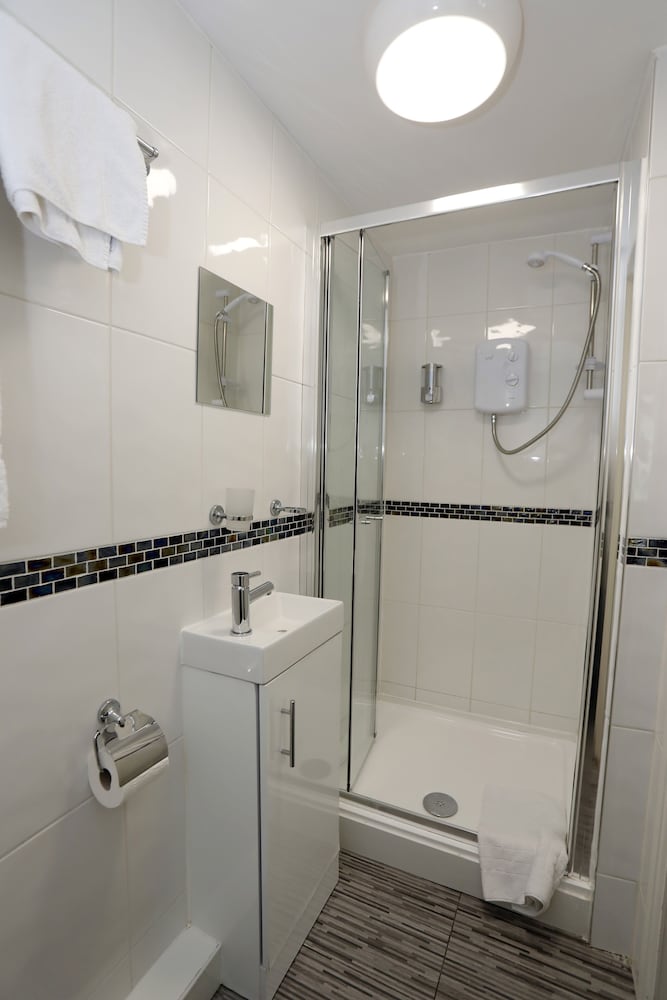 Bexley Village Hotel 47/50