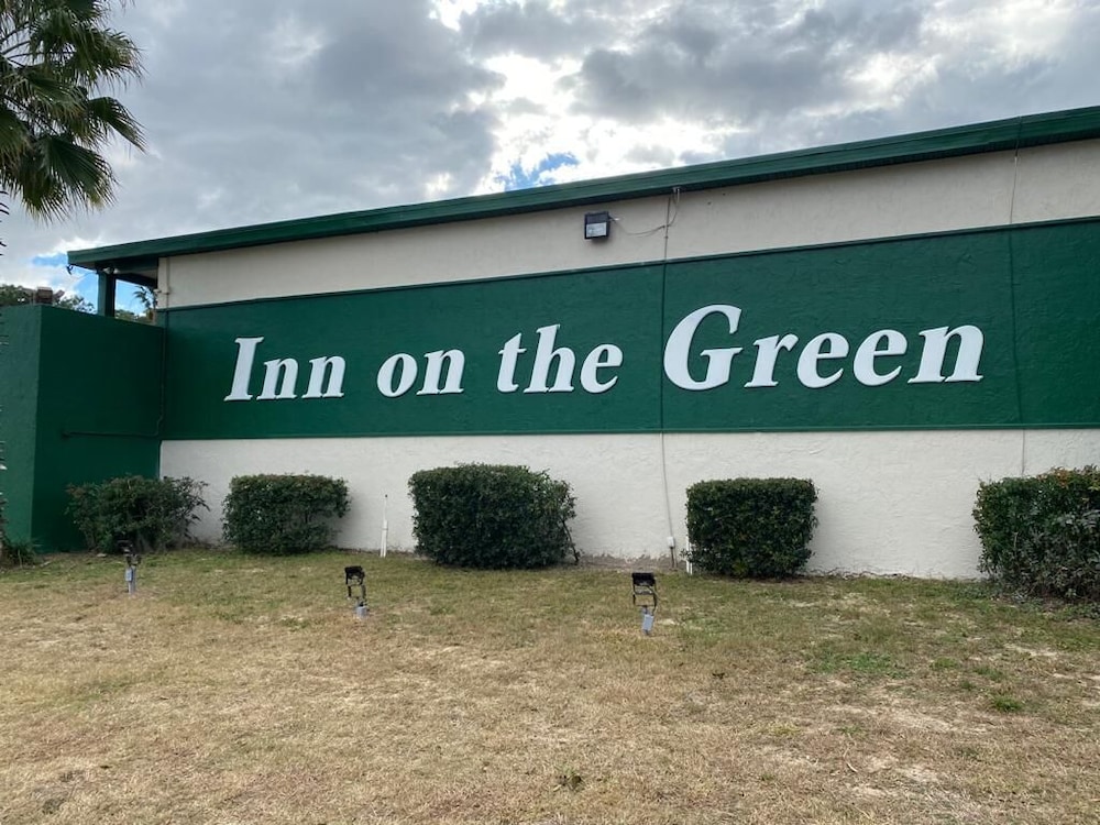 Inn On The Green 3/45