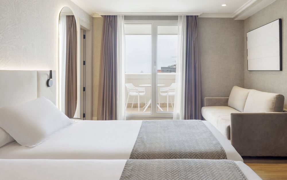 Hotel ILUNION San Sebastian photo3