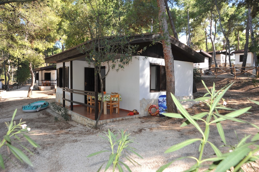 VILLAGGIO PUNTA LUNGA 38/50