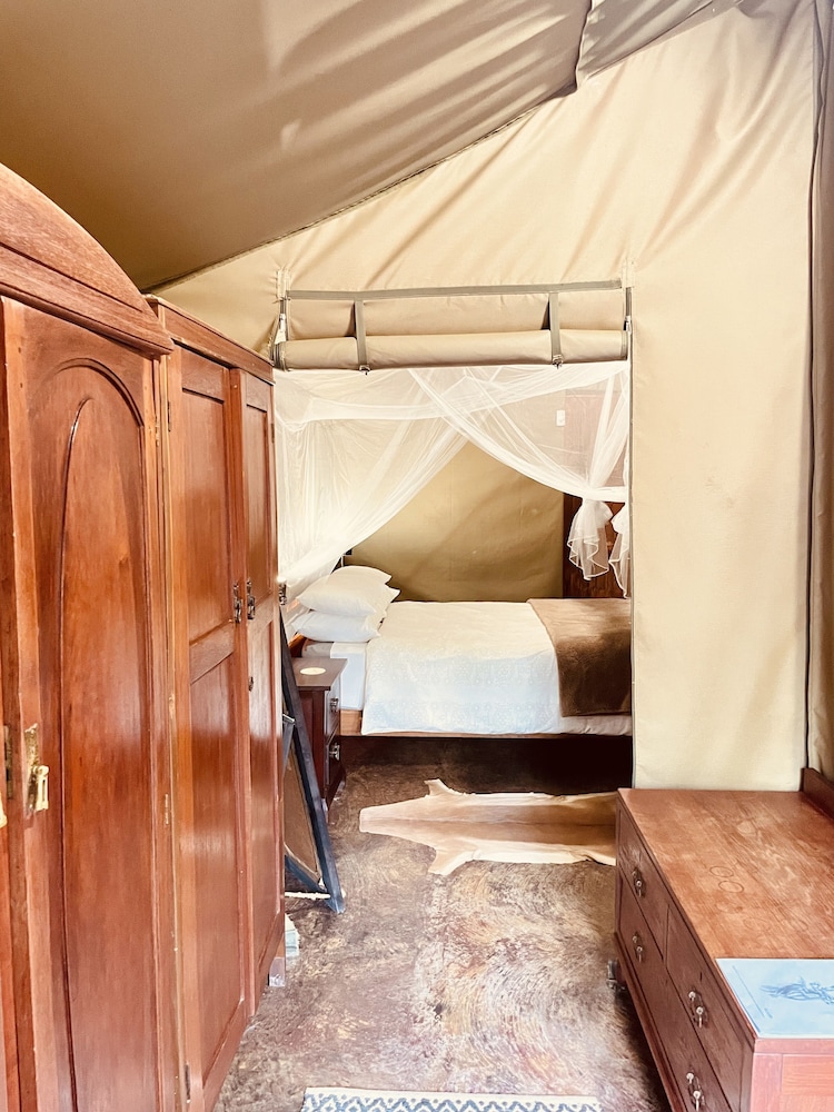 Nyala Luxury Safari Tents 12/50