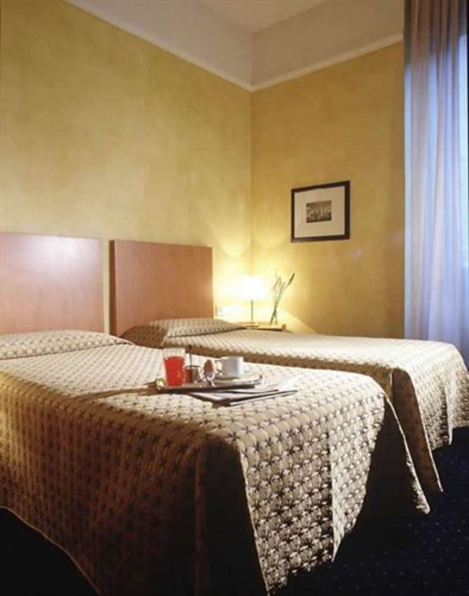 STANDARD, TWIN BEDS