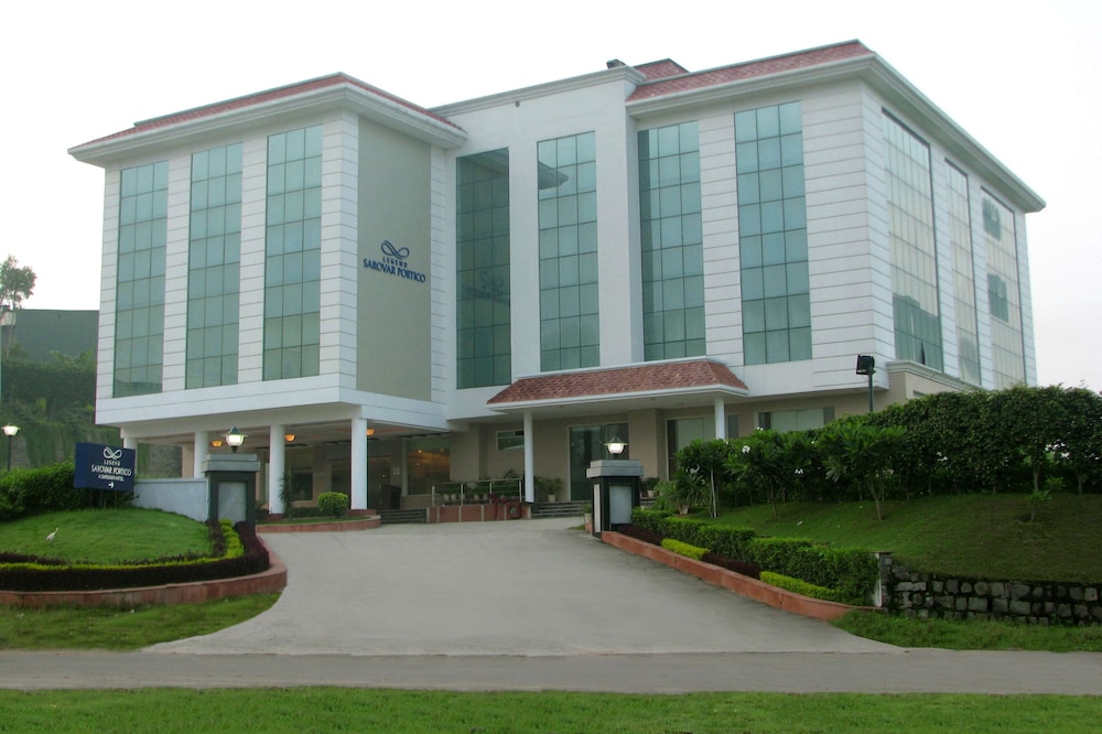 Hotel Legend Sarovar Portico 22/28