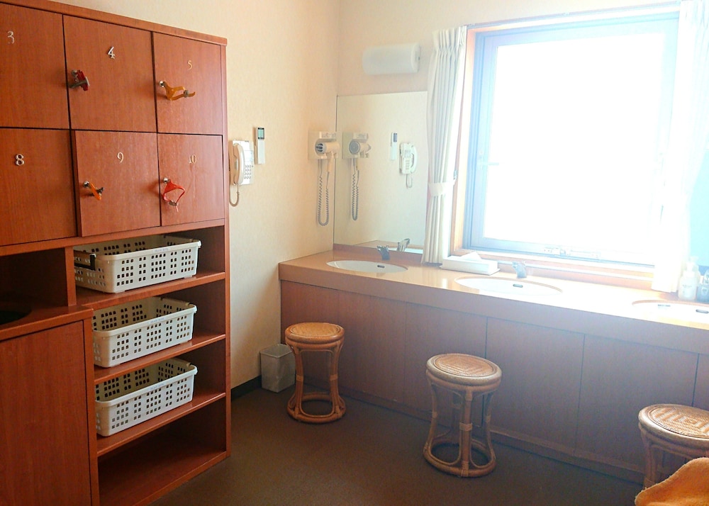 Island Hotel 15/60