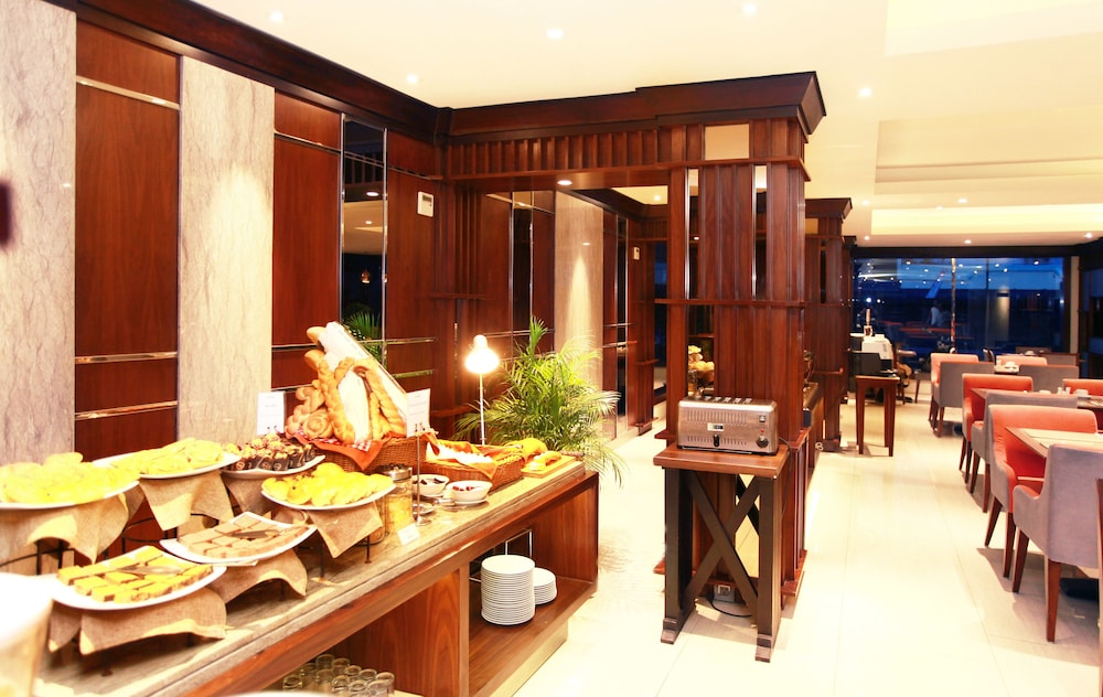 SWISS-BELHOTEL BORNEO BANJARMASIN 48/64