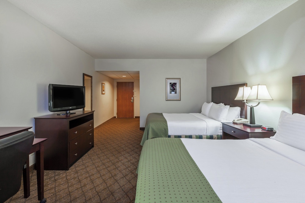 Holiday Inn Springdale/Fayetteville Area 9/50