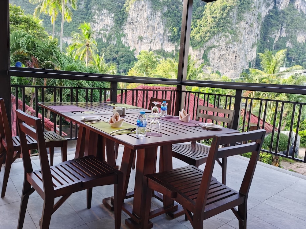 The Cliff Elegance Resort 9/35