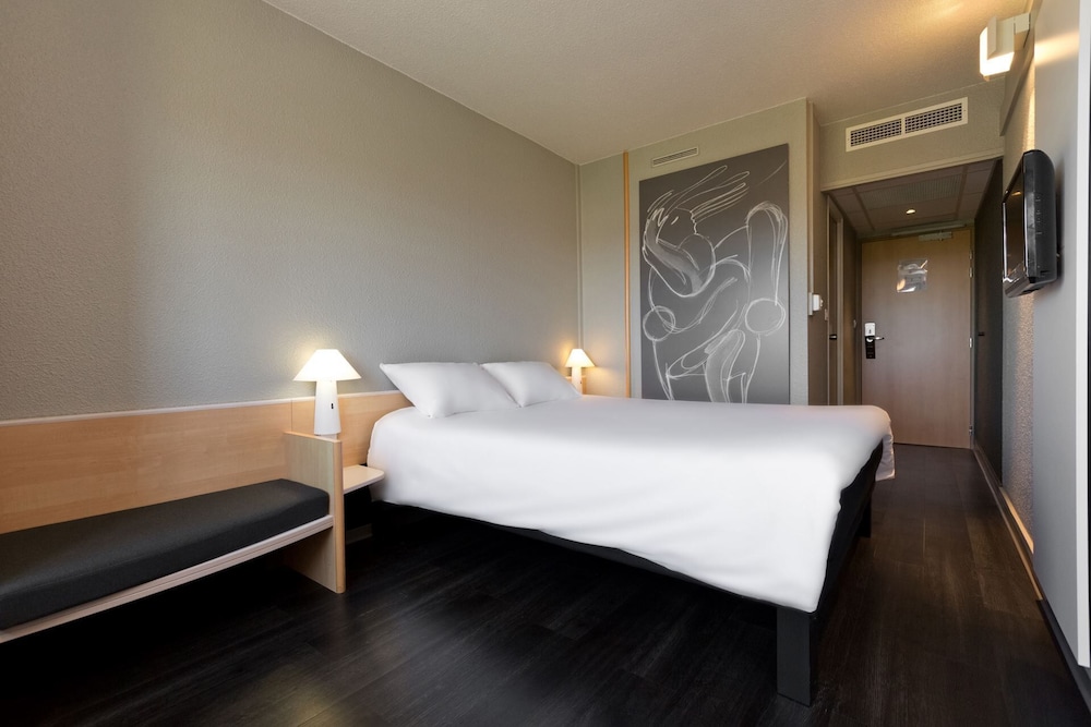 IBIS SAINT DIZIER 18/72