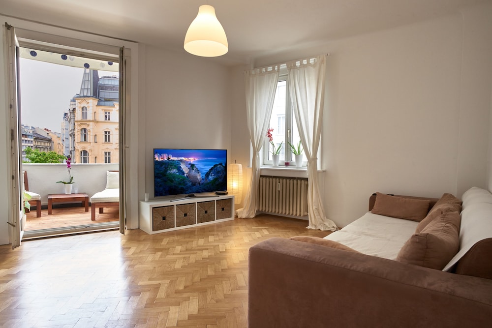 Opera City Center Apartments 32/50