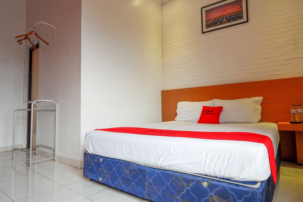 Reddoorz Near Universitas Diponegoro 2 4/30