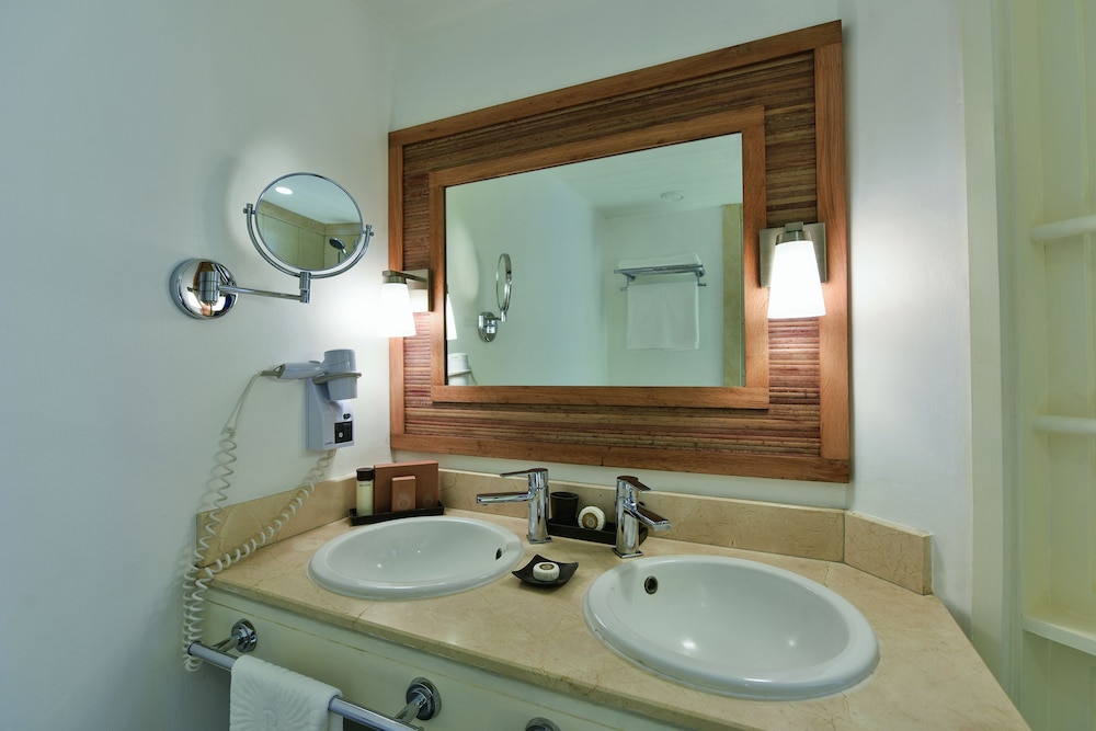 Canonnier Beachcomber Golf Resort And Spa 25/63