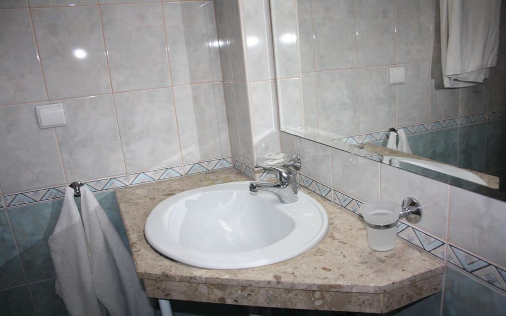 Hotel Perunika 48/48