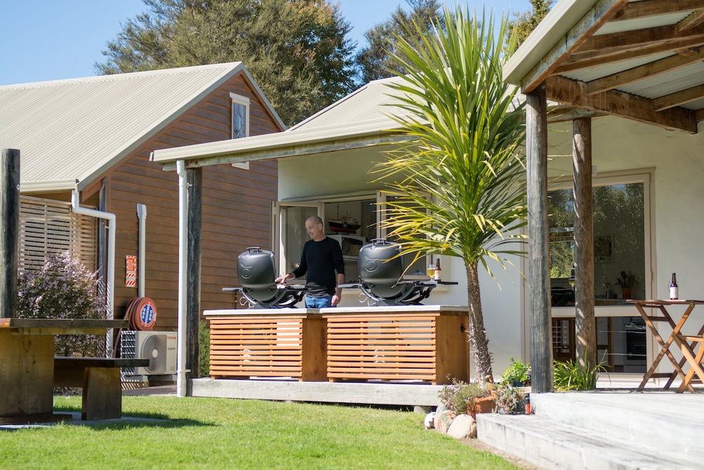 ABEL TASMAN LODGE 10/62