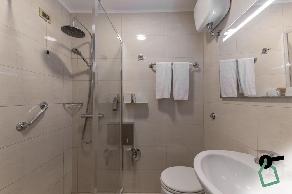 HOTIDAY Room Collection - Roma Porta Pia 46/50