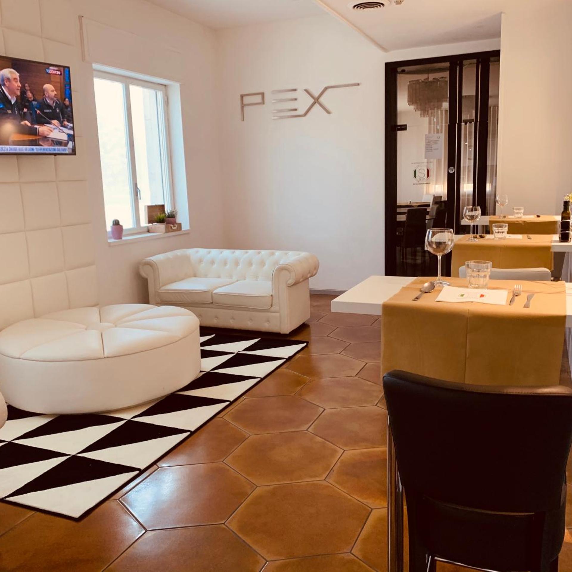 Hotel Pex 33/56