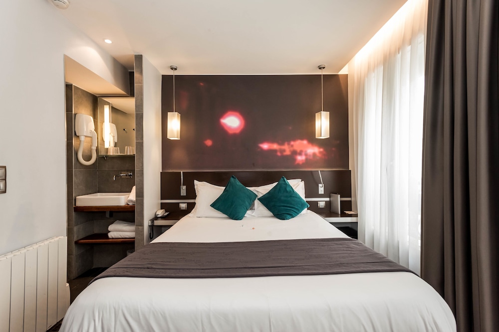 ROOM, SINGLE, DOUBLE BED